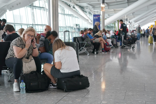 Zboruri oprite pe aeroporturile din Londra, Manchester, Liverpool, Birmingham și Edinburgh! Defecțiune tehnică majoră la sistemul de control al traficului aerian
