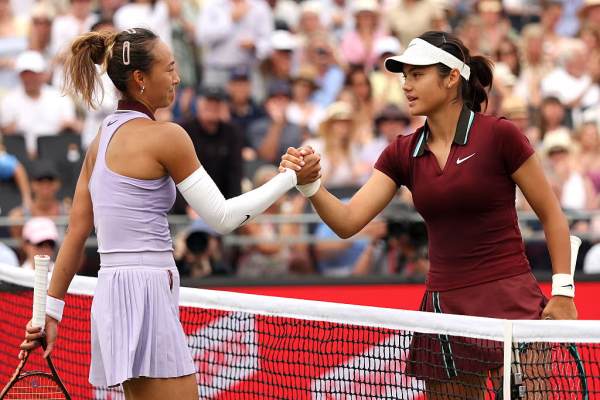 Emma Răducanu, învinsă de Qinwen Zheng în sferturile de finală de la Queens