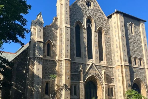 Românii din Londra, invitați la hramul Catedralei Arhiepiscopale din Enfield