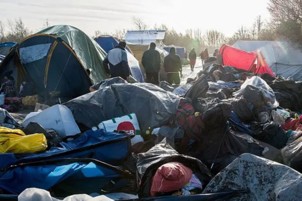 Traficant de migranți condamnat caută la azil în Marea Britanie