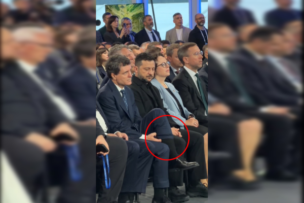 Summitul și șosetele buclucase: O istorie neoficială a elasticului pierdut