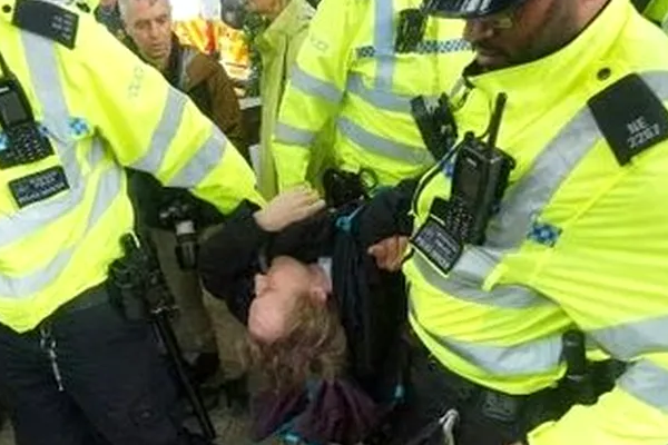 Peste 50 de protestatari Palestine Action au fost arestaţi în Piaţa Parlamentului din Londra