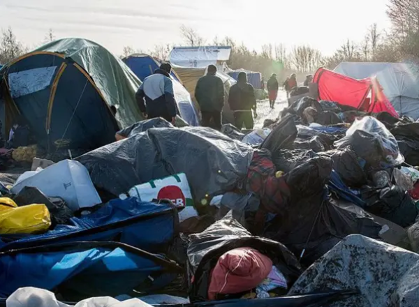Traficant de migranți condamnat caută la azil în Marea Britanie