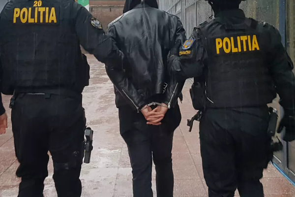 Doi fugari din Irlanda acuzați de tâlhărie și lipsire de libertate, prinși în România