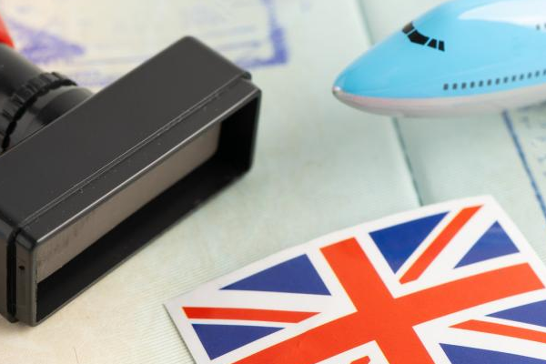 Marea Britanie pregătește un sistem de imigrație inspirat din modelul dur al Danemarcei