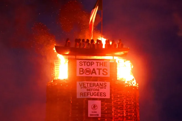 VIDEO - Un nou protest împotriva migranțillor în Irlanda de Nord, după violențele împotriva românilor din Ballymena