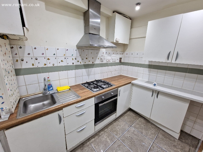 1 bedroom flat in E11 4PB