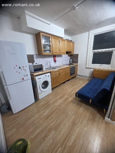 2 bedroom flat în Leytonstone E11 4RD