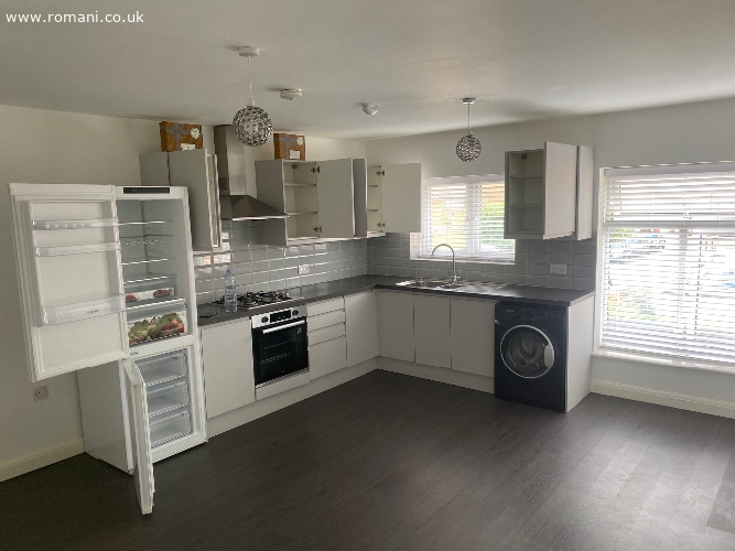 2 bedroom flat în RM6 5QH