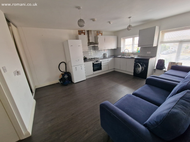 2 bedroom flat în RM6 5QH