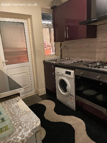 5 bedroom flat  in IG6 2QX