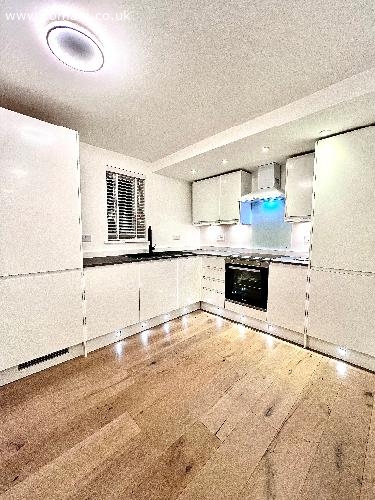 Ofer Spre Inchiriere 1 Bedroom Flat in DA8 1NT