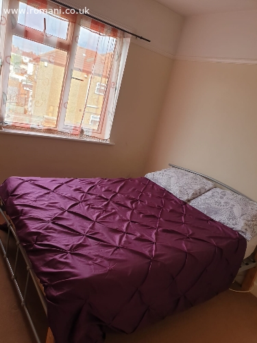Cameră dublă £650 sau 750 ptr cuplu