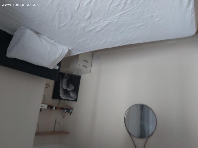 Camera dubla in Dagenham East £500 biluri incluse