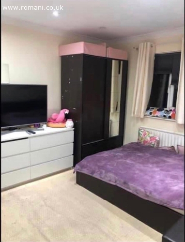 Camera dubla in South Kenton