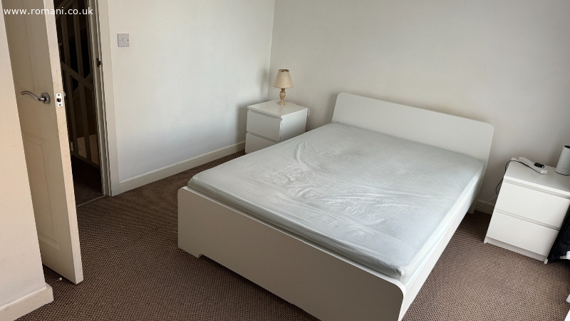 Camera duble (Burnt Oak / Edgware)