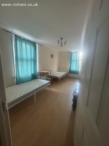 CAMERA LOC PENTRU 2 SAU 1