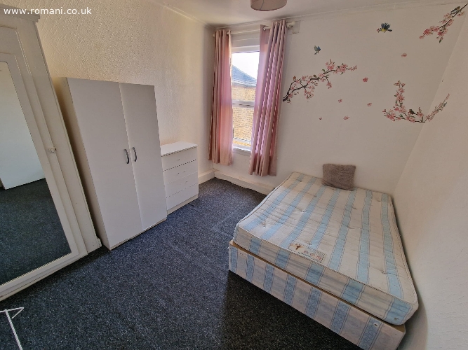 Cameră medie în E11