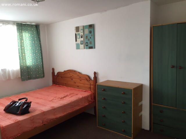 Camera medie in Neasden £580