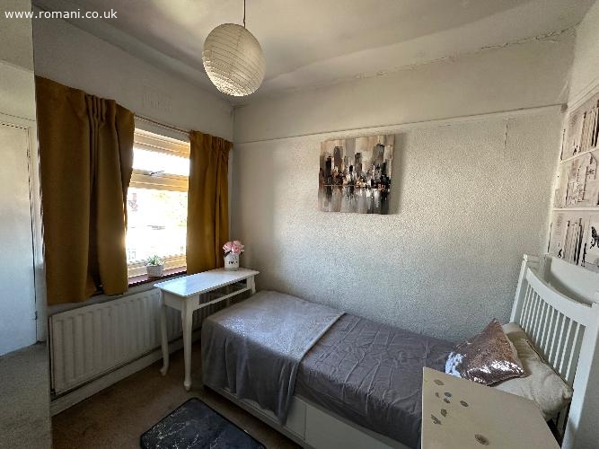 Camera single in Neasden NW2 libera imediat