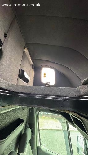 Căutăm soferi tramping Luton van prelata