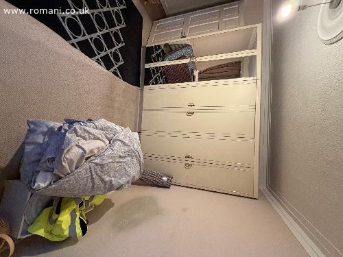 Inchiriez camera double si single in Enfield town