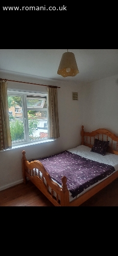 Inchiriez  Camera dubla 500£/luna ,zona Burnt Oak