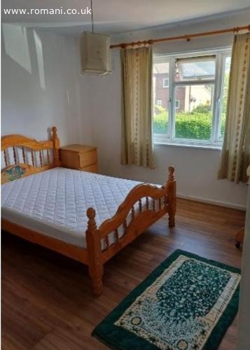 Inchiriez Camera Dubla  Burnt Oak 500£