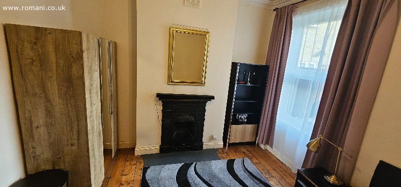 Închiriez camera dubla in North Greenwich