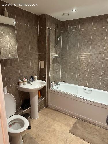 .inchiriez camera dubla in zona barking