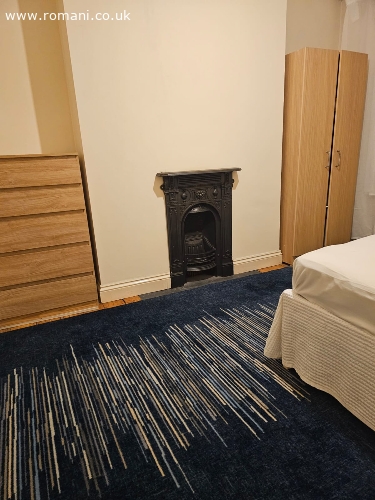 Închiriez camera single in North Greenwich