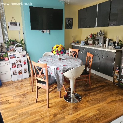 Ofer spre inchiriere camera dubla in Dagenham Heathway