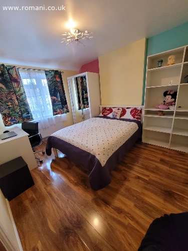 Oferta camera Dubla Dagenham Heahtway