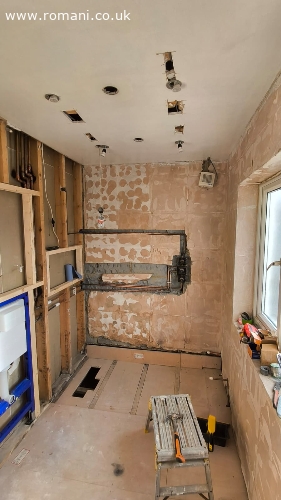 Salut caut de munca in constructi