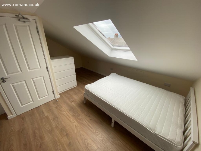 Studio Loft for Rent in Ilford