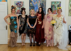 Art Muses brings fashion and art together. Paintings, sketches & catwalk
