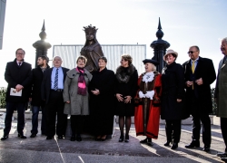 Ceremonia de dezvelire a statuii reginei Maria in Ashford Kent 